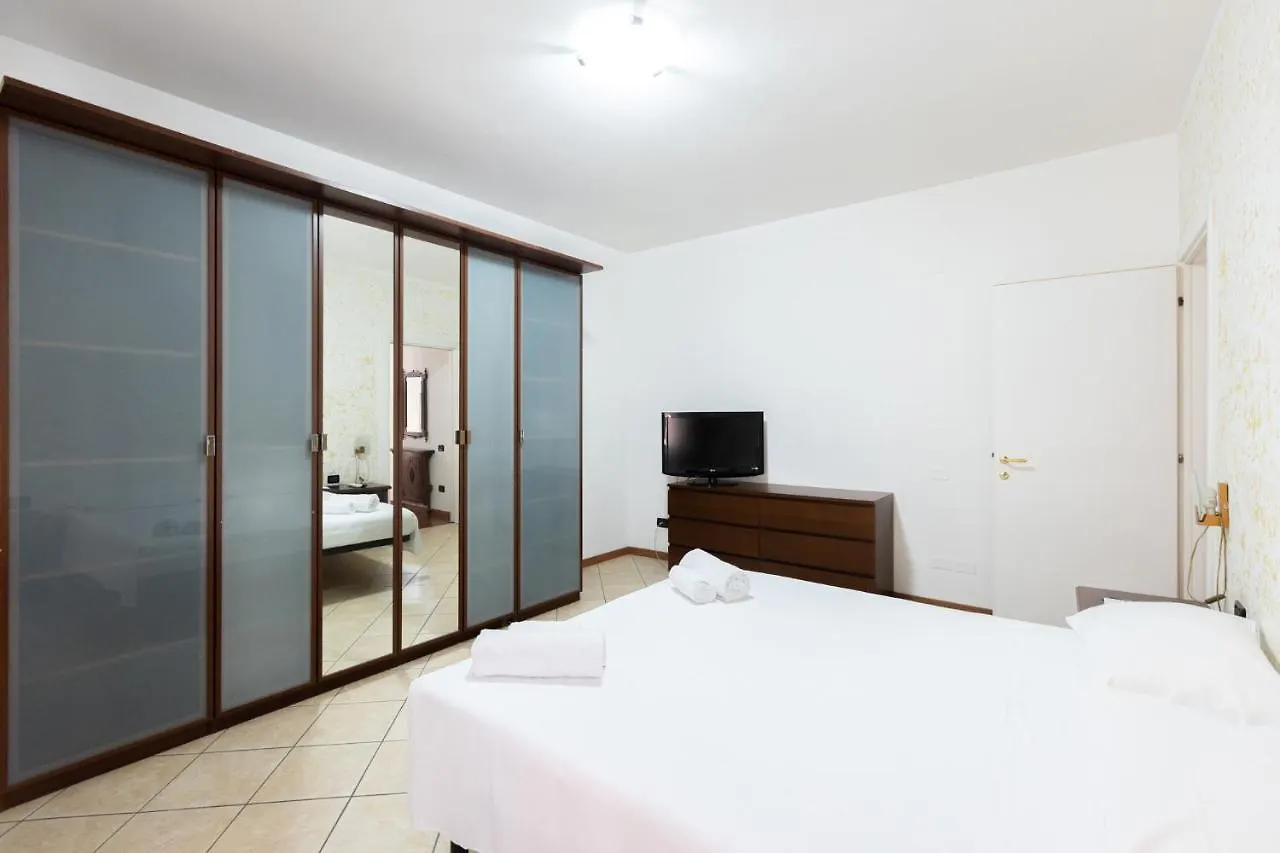 Boldrini, Bologna By Short Holidays 0*,